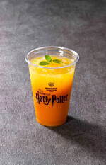 スタジオツアー東京、サクラ色パーカーやキャップなどグッズ＆「ハリー・ポッター」劇中シーン着想メニュー｜写真8