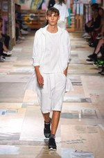 Y-3 2015年春夏コレクション - サーフ×パンク、スポーティーな革命の日｜写真28