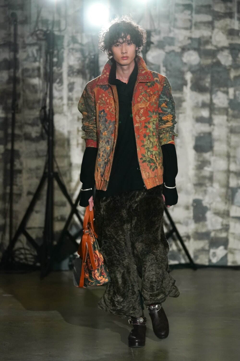 ヴィルドホワイレン 2024-25年秋冬コレクション - MEMENTO MORI、大切な“友人”へ｜写真17