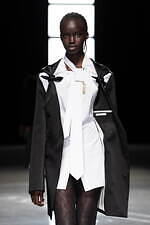 カナコ サカイ 2024年秋冬コレクション - “自ら選び取る”という意志｜写真7