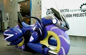 トヨタとポケモンが「ミライドン」を実寸大・変形可能で再現！東京ミッドタウン日比谷で試乗＆展示｜写真3