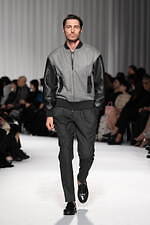 タエ アシダ 2024-25年秋冬コレクション - 軽やかに旅立つ｜写真16