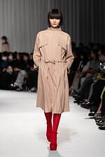 タエ アシダ 2024-25年秋冬コレクション - 軽やかに旅立つ｜写真20