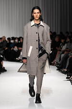 タエ アシダ 2024-25年秋冬コレクション - 軽やかに旅立つ｜写真26