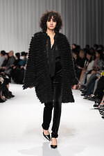 タエ アシダ 2024-25年秋冬コレクション - 軽やかに旅立つ｜写真39