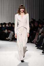 タエ アシダ 2024-25年秋冬コレクション - 軽やかに旅立つ｜写真42