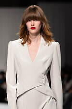 タエ アシダ 2024-25年秋冬コレクション - 軽やかに旅立つ｜写真43