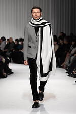 タエ アシダ 2024-25年秋冬コレクション - 軽やかに旅立つ｜写真46