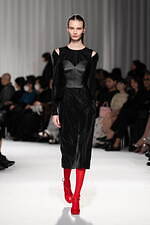 タエ アシダ 2024-25年秋冬コレクション - 軽やかに旅立つ｜写真47