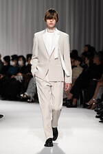 タエ アシダ 2024-25年秋冬コレクション - 軽やかに旅立つ｜写真50