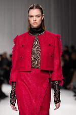 タエ アシダ 2024-25年秋冬コレクション - 軽やかに旅立つ｜写真53