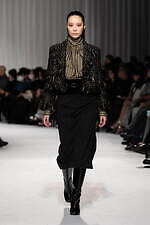 タエ アシダ 2024-25年秋冬コレクション - 軽やかに旅立つ｜写真58