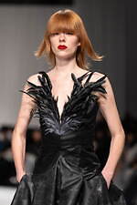 タエ アシダ 2024-25年秋冬コレクション - 軽やかに旅立つ｜写真78