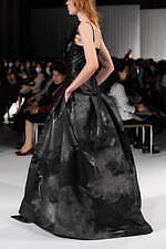 タエ アシダ 2024-25年秋冬コレクション - 軽やかに旅立つ｜写真79