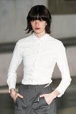 アキコアオキ 2024-25年秋冬コレクション - “途中経過”の美しさを纏う｜写真12