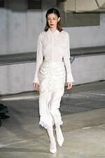 アキコアオキ 2024-25年秋冬コレクション - “途中経過”の美しさを纏う｜写真25