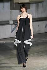 アキコアオキ 2024-25年秋冬コレクション - “途中経過”の美しさを纏う｜写真41