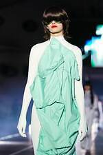 ミキオサカベ 2024-25年秋冬コレクション - 装飾的なファッションで紡ぐ物語｜写真12