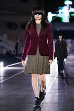 ミキオサカベ 2024-25年秋冬コレクション - 装飾的なファッションで紡ぐ物語｜写真23