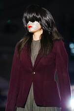 ミキオサカベ 2024-25年秋冬コレクション - 装飾的なファッションで紡ぐ物語｜写真24