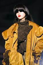 ミキオサカベ 2024-25年秋冬コレクション - 装飾的なファッションで紡ぐ物語｜写真28