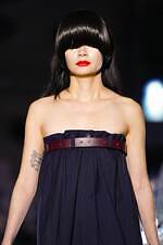 ミキオサカベ 2024-25年秋冬コレクション - 装飾的なファッションで紡ぐ物語｜写真37