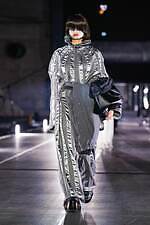 ミキオサカベ 2024-25年秋冬コレクション - 装飾的なファッションで紡ぐ物語｜写真38