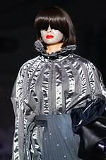 ミキオサカベ 2024-25年秋冬コレクション - 装飾的なファッションで紡ぐ物語｜写真39