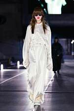 ミキオサカベ 2024-25年秋冬コレクション - 装飾的なファッションで紡ぐ物語｜写真40