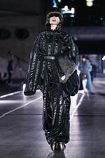 ミキオサカベ 2024-25年秋冬コレクション - 装飾的なファッションで紡ぐ物語｜写真41