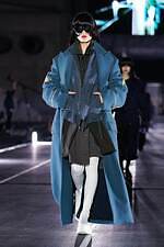 ミキオサカベ 2024-25年秋冬コレクション - 装飾的なファッションで紡ぐ物語｜写真43