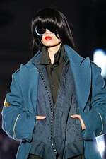 ミキオサカベ 2024-25年秋冬コレクション - 装飾的なファッションで紡ぐ物語｜写真44