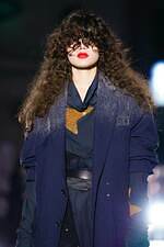 ミキオサカベ 2024-25年秋冬コレクション - 装飾的なファッションで紡ぐ物語｜写真54