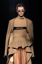 ミスターイット 2024-25年秋冬コレクション、日常の中で装うオートクチュール｜写真6