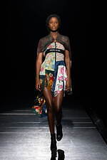 ミスターイット 2024-25年秋冬コレクション、日常の中で装うオートクチュール｜写真14