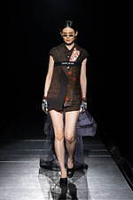 ミスターイット 2024-25年秋冬コレクション、日常の中で装うオートクチュール｜写真17