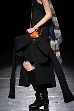 ミスターイット 2024-25年秋冬コレクション、日常の中で装うオートクチュール｜写真27