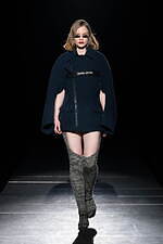 ミスターイット 2024-25年秋冬コレクション、日常の中で装うオートクチュール｜写真29