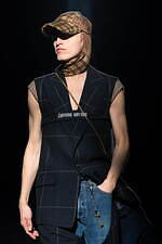 ミスターイット 2024-25年秋冬コレクション、日常の中で装うオートクチュール｜写真35