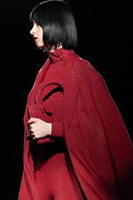 ミスターイット 2024-25年秋冬コレクション、日常の中で装うオートクチュール｜写真39