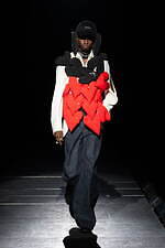 ミスターイット 2024-25年秋冬コレクション、日常の中で装うオートクチュール｜写真44