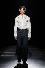 ミスターイット 2024-25年秋冬コレクション、日常の中で装うオートクチュール｜写真48