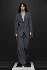 ハイク 2024-25年秋冬コレクション - ミリタリーをエレガントに｜写真4