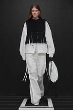 ハイク 2024-25年秋冬コレクション - ミリタリーをエレガントに｜写真18