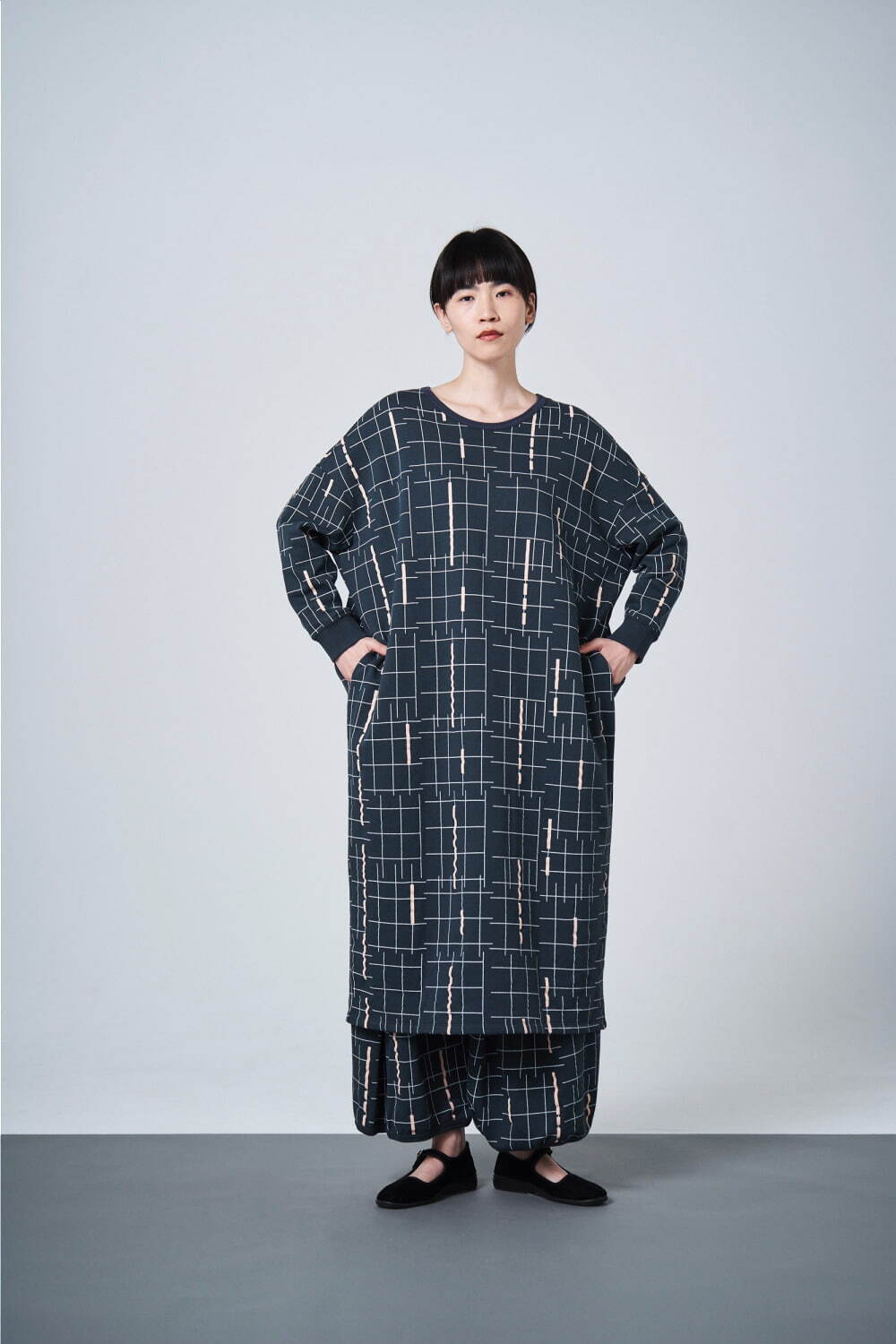 スニュウ(sneeuw) 2024-25年秋冬ウィメンズ&メンズコレクション  - 写真23