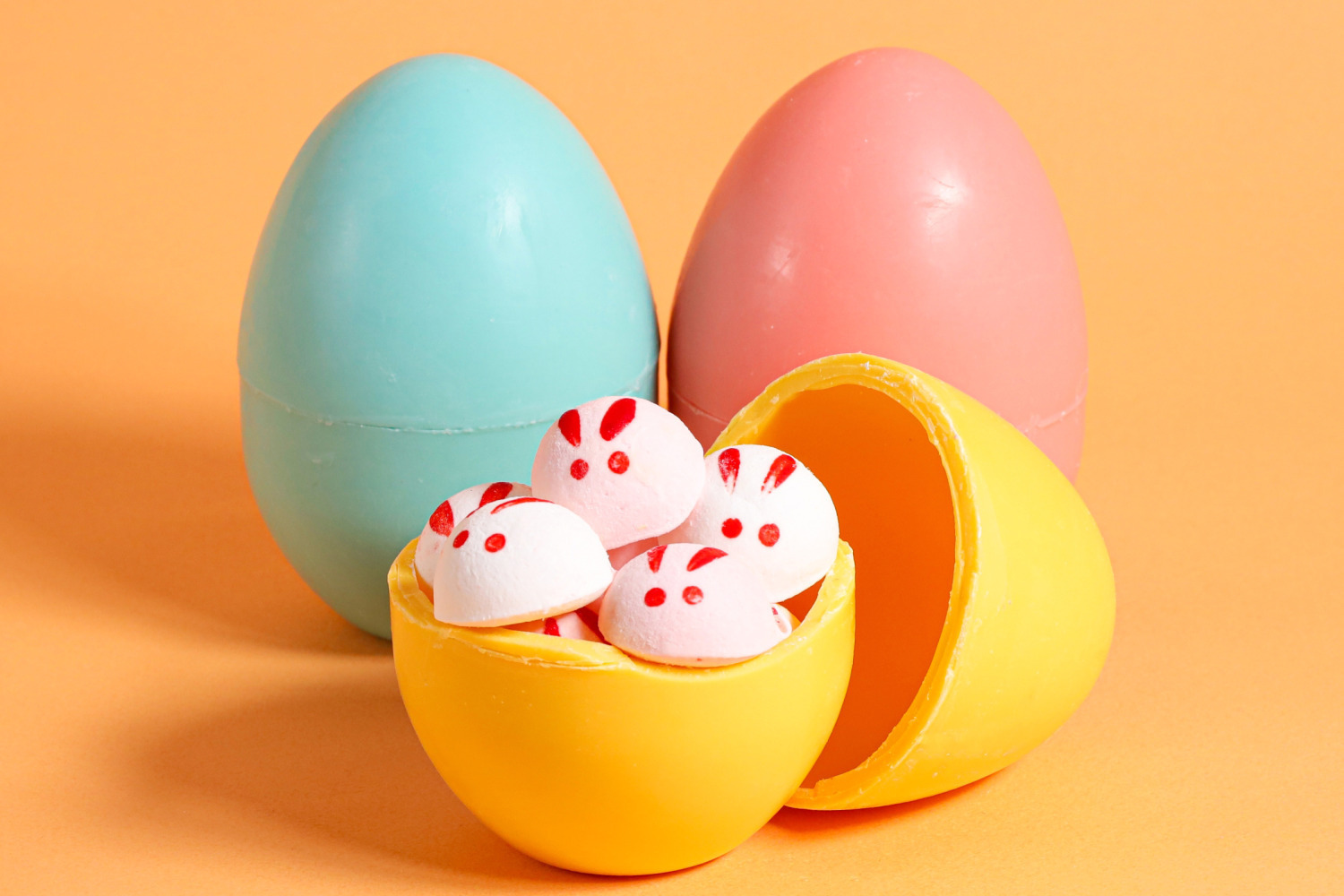 パパブブレの24年イースター、“うさぎマシュマロ”入りエッグチョコや「目玉焼きキャンディ」