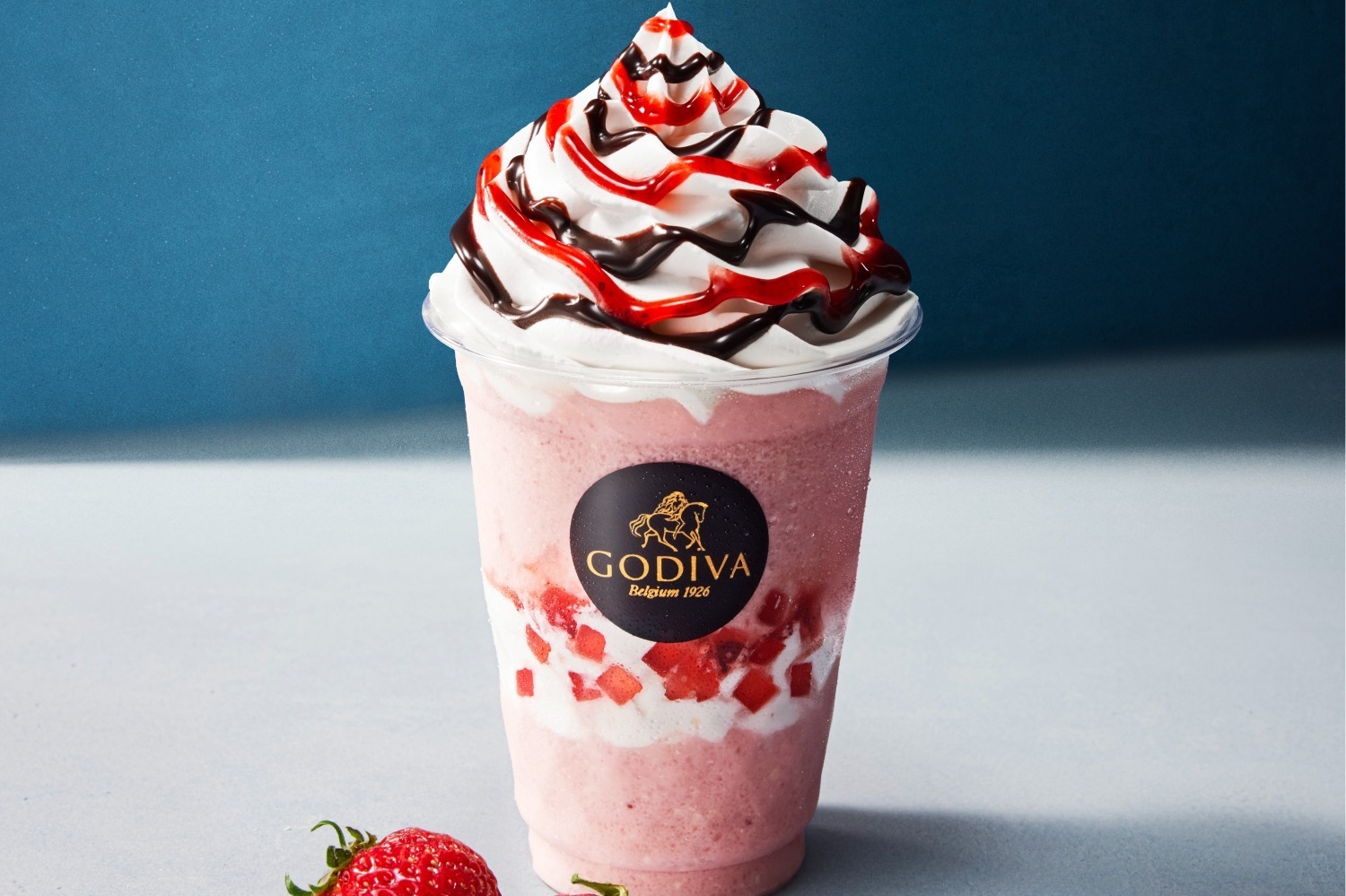 ゴディバ 「ショコリキサー」“あまおういちご×ホワイトチョコレート”の新作、ジューシーな苺ゼリー入り