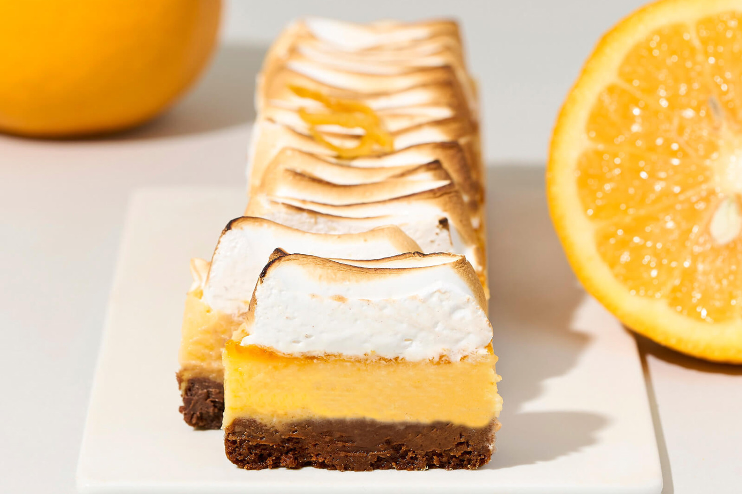 ミニマルの春限定「甘夏みかんの生ガトーショコラ」和歌山産甘夏使用のジャムを重ねて