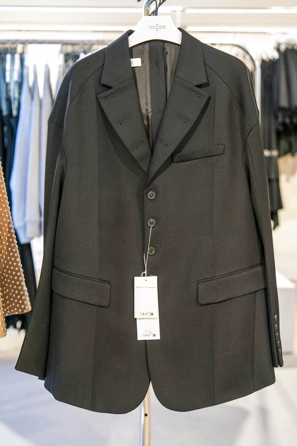 H&M×ロクのウィメンズ＆メンズウェア、二重デザインのトレンチコートやコルセットベースのトップスなど｜写真28