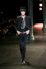 サンローラン 2015年春夏メンズコレクション ‐ エディのロック魂が炸裂｜写真31